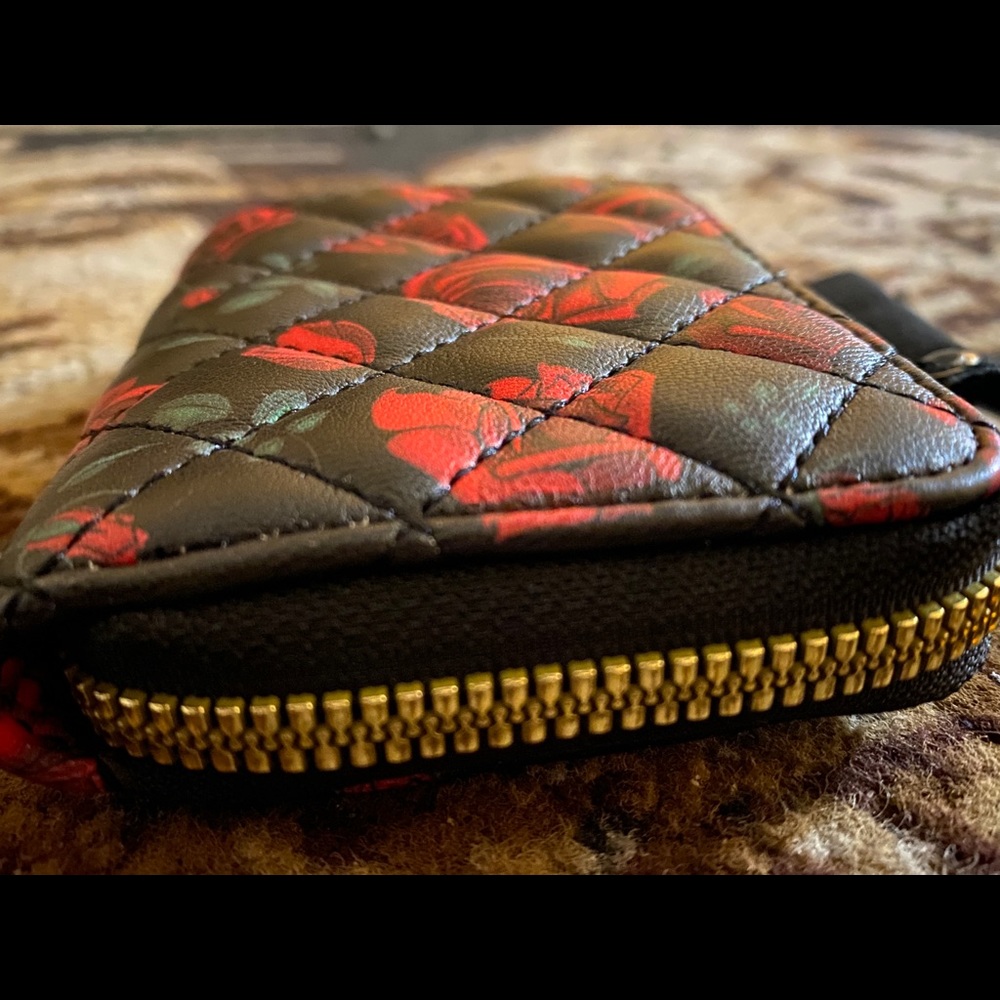 Rose Patterned Wallet - Picture 2 of 4